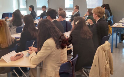 Alumnes de 2n de Batxillerat a la conferència Mun de Milà i de La Haia