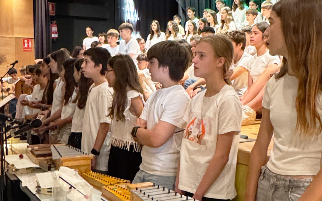 La doble vessant de creació artística i musical i de participació de la Festa a la Secundària