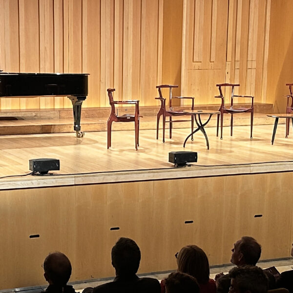 Per 100 anys més d’educació, de compromís i de vida