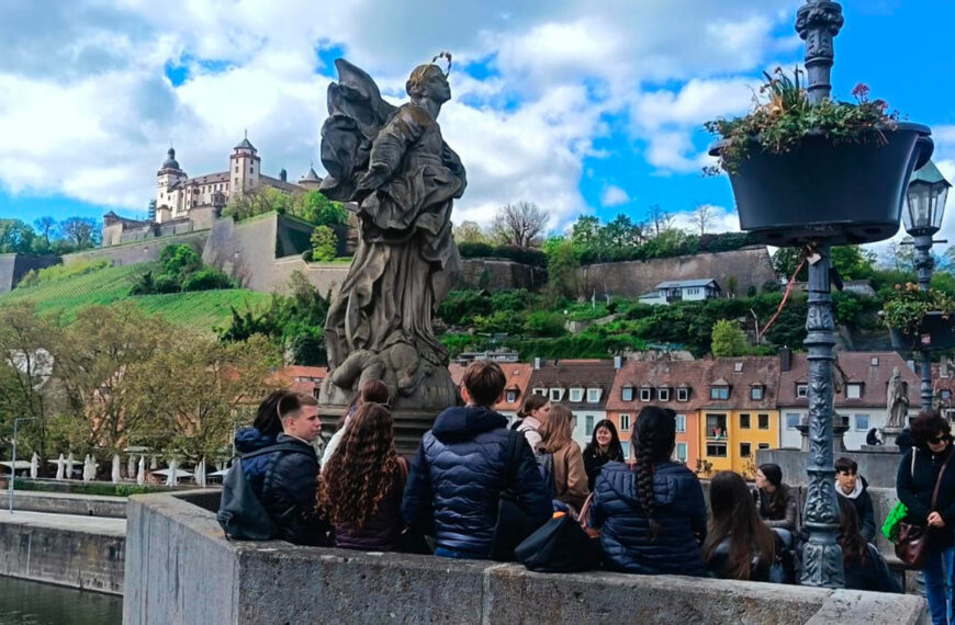 Fomentar la diversitat lingüística, la comunicació i els valors europeus, el nostre nou repte Erasmus+